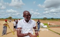 托博主带大米的非洲小伙是他！长沙专家团队在他的农场实现杂交水稻在冈比亚最高产量